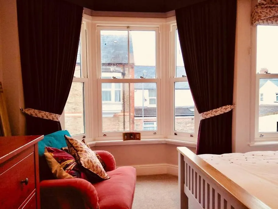 Cosy Roath Home Near The Park Cardiff 0*,  United Kingdom