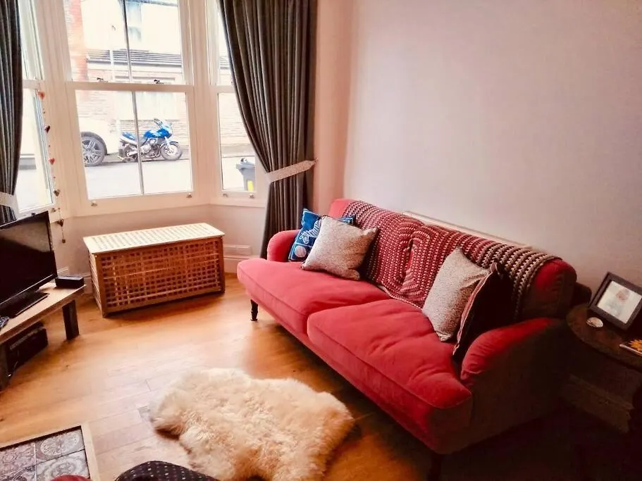Cosy Roath Home Near The Park Cardiff Apartment
